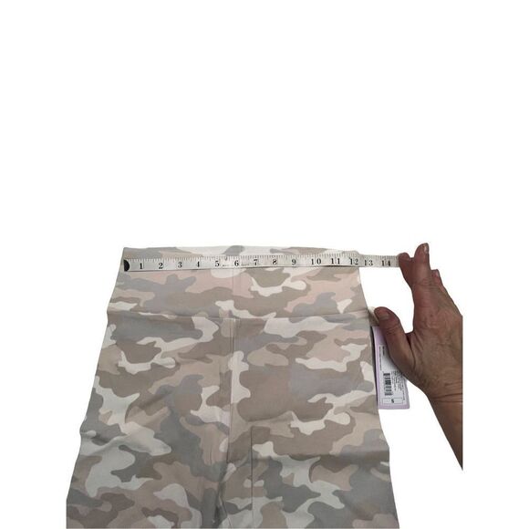Wild Fable Bike  Camo Shorts Sz S NWT - Picture 7 of 8